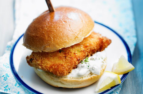 Huong-dan-lam-burger-ca-chuan-vi Cach-lam-burger-ca-gion-rum