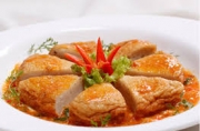 Chả cá sốt vân trứng đẹp mắt, bé vét 