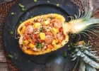 Giòn giòn, tơi xốp cùng cơm chiên dứa hải sản kiểu Thái ngon tuyệt